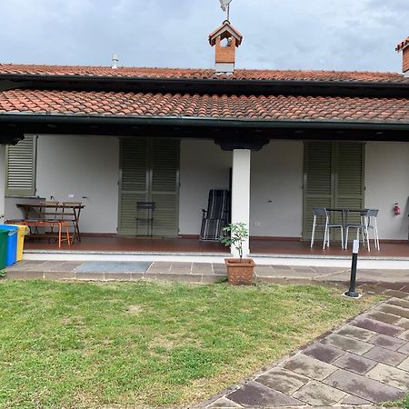 Caroline Home Anzano Del Parco Εξωτερικό φωτογραφία