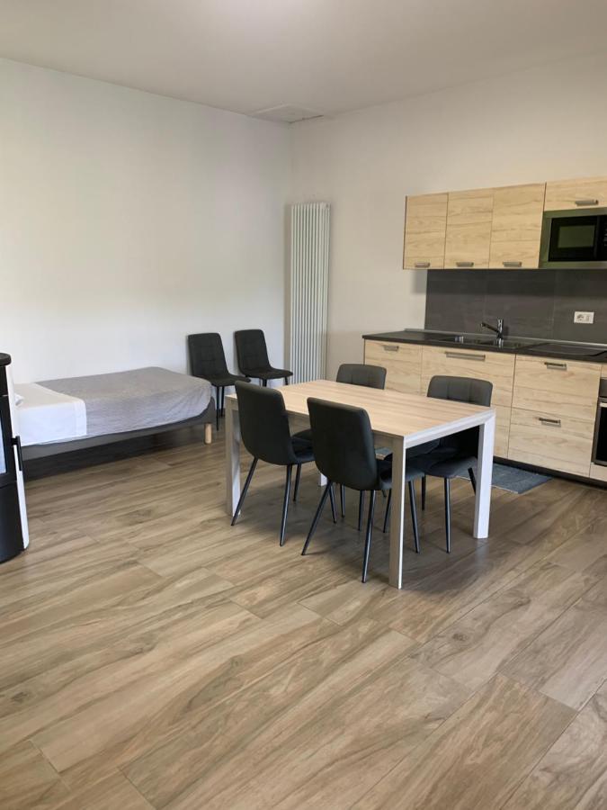Caroline Home Anzano Del Parco Εξωτερικό φωτογραφία
