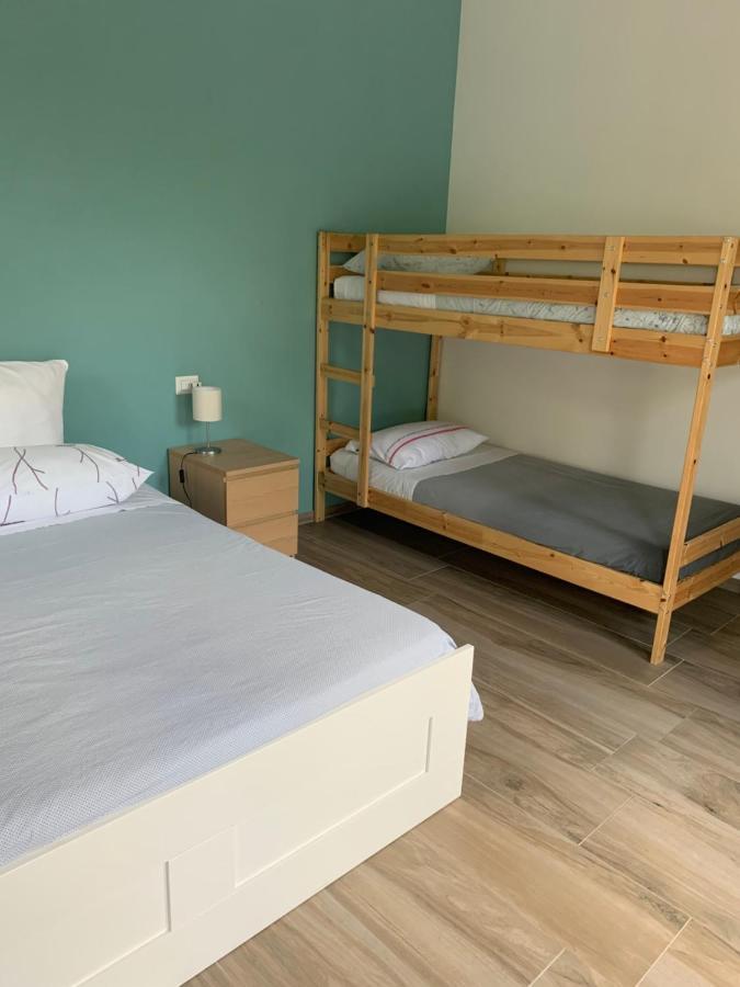 Caroline Home Anzano Del Parco Εξωτερικό φωτογραφία