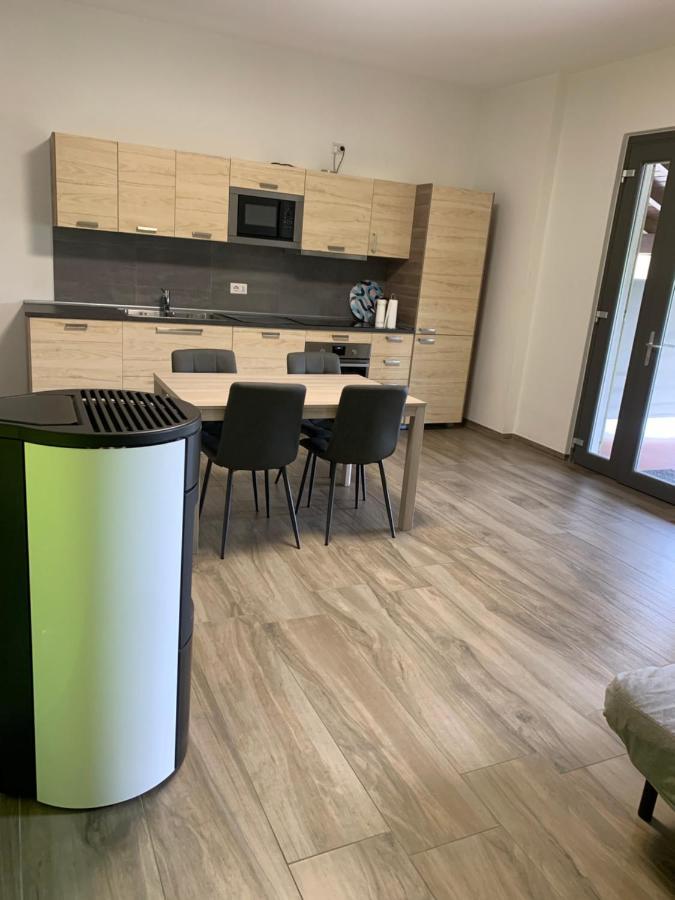 Caroline Home Anzano Del Parco Εξωτερικό φωτογραφία