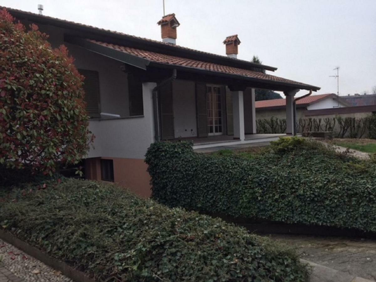 Caroline Home Anzano Del Parco Εξωτερικό φωτογραφία